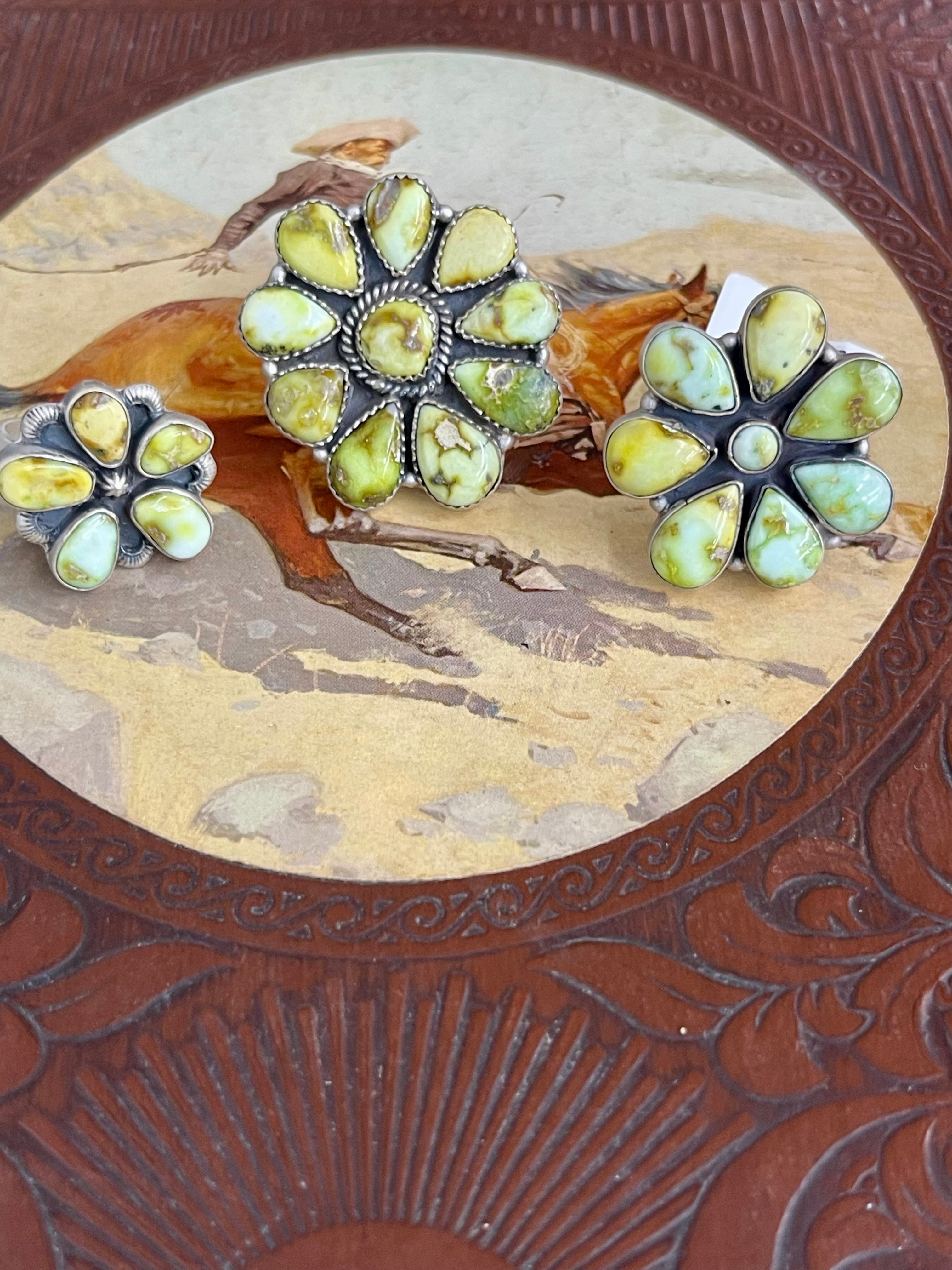 This listing is for the middle ring only
