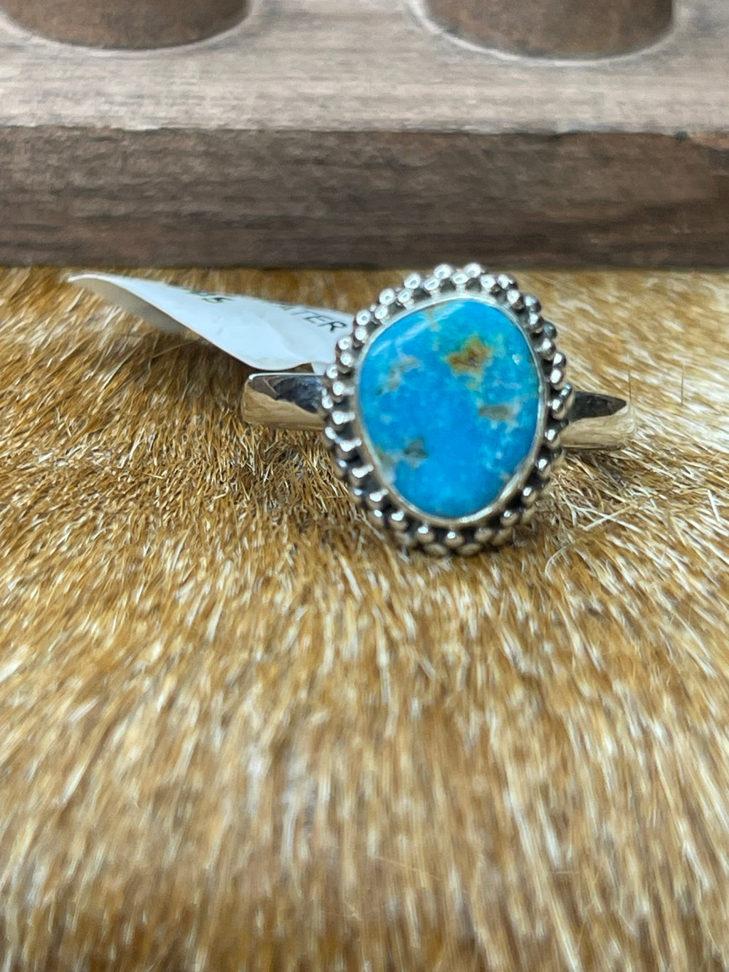 Dainty White Water Turquoise, Size