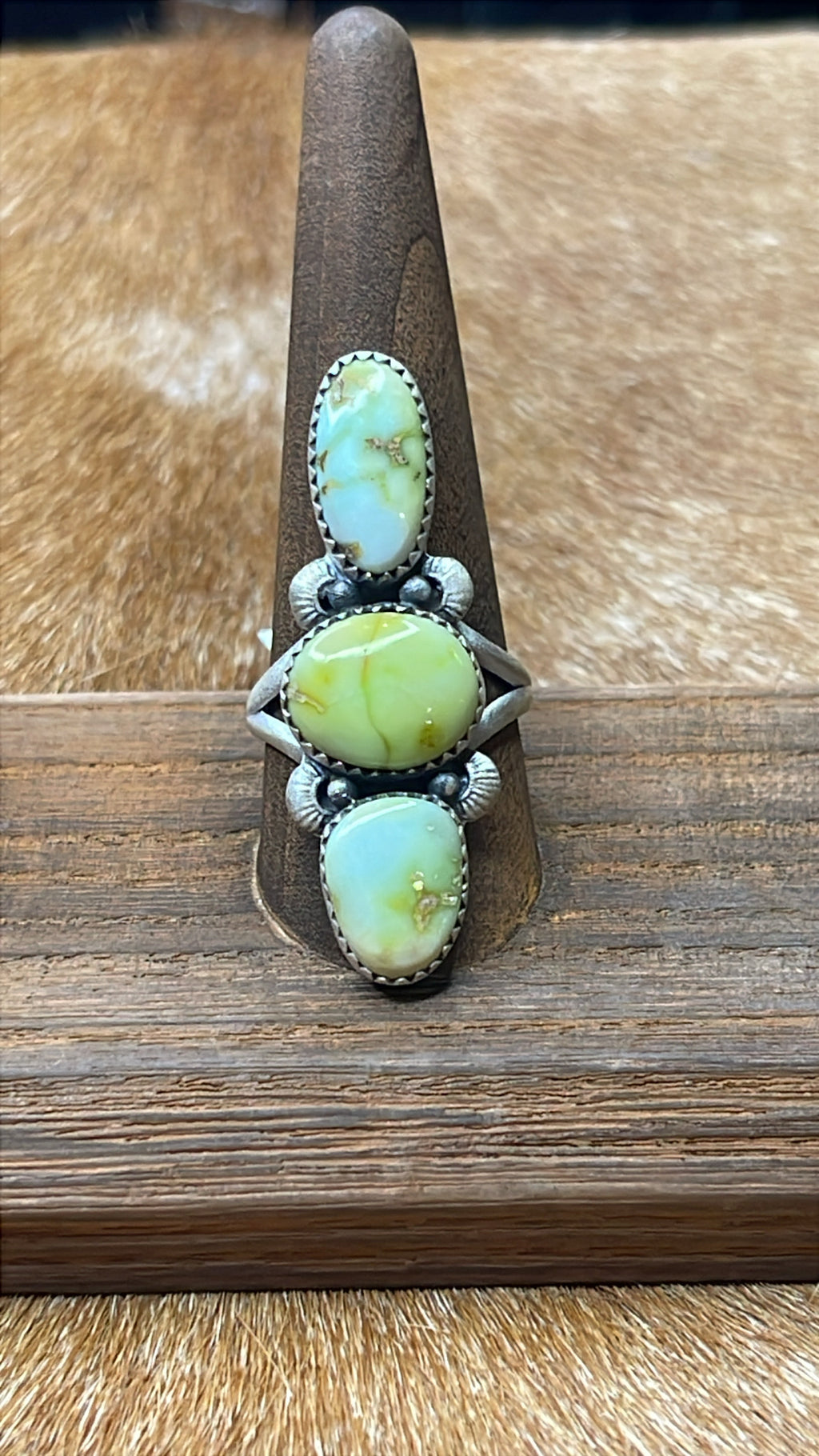 Palomino Size 9 Ring